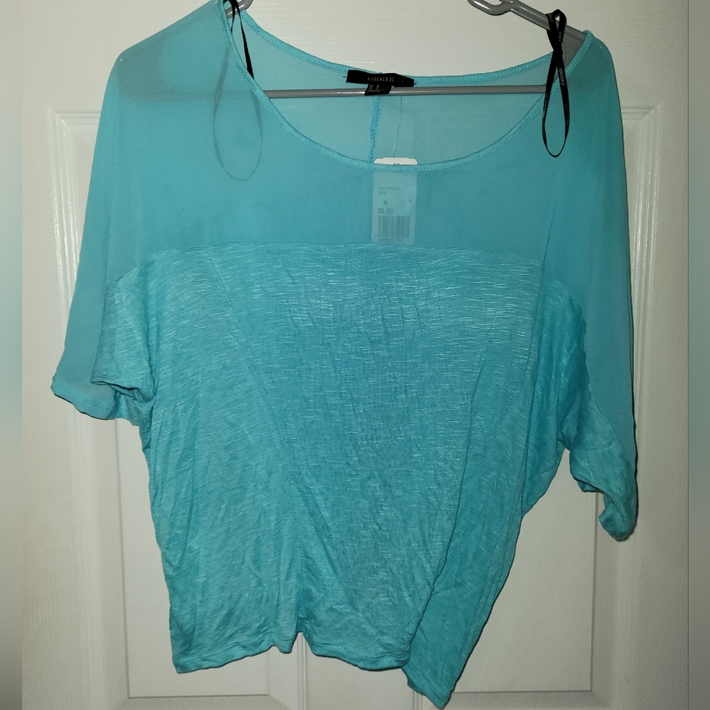 Brand new! Women's Forever 21 top